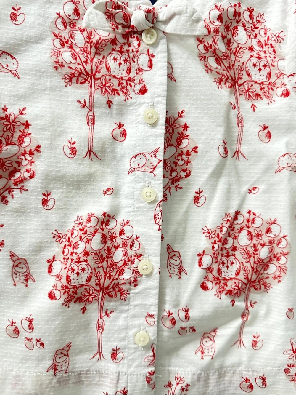 Gap girl's long-sleeve blouse with  Button-front.  Size 3T.
